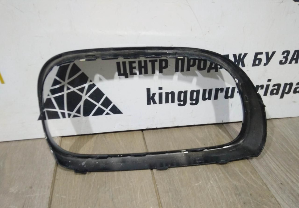 Молдинг решетки радиатора левая бу BMW 7 G11 OEM 51137357011