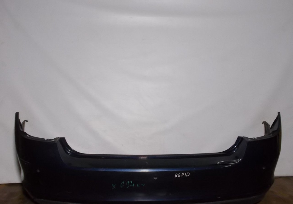 Бампер задний бу Skoda Rapid OEM 60U807421B