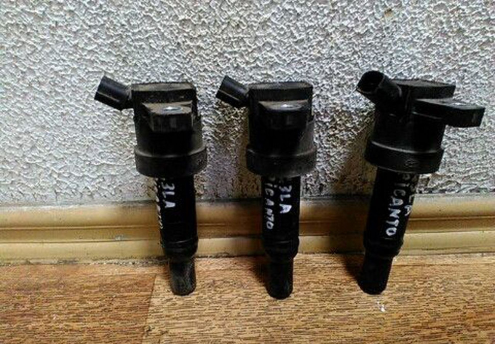 Катушки зажигания 3 штуки комплект Kia Picanto G3LA oem 2730104000