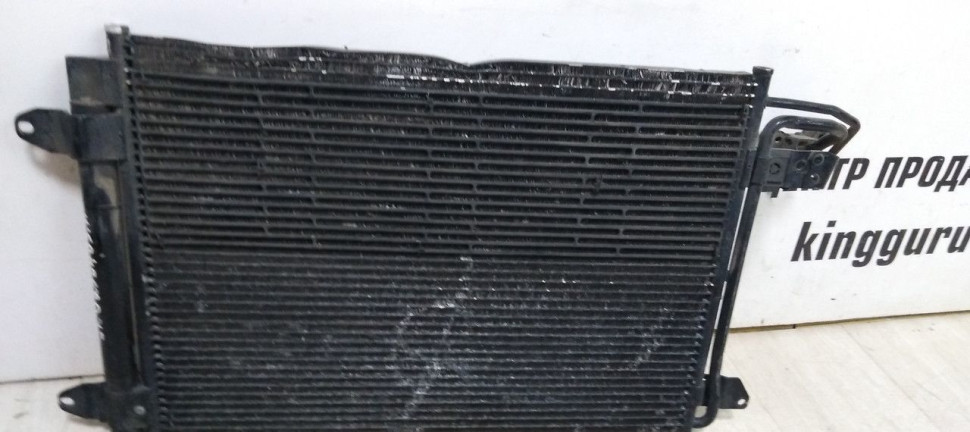 Радиатор кондиционера Volkswagen Golf 5 oem 1k0298403a