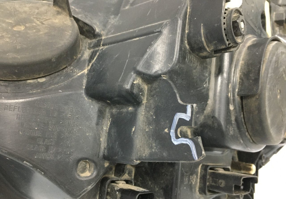 Фара правая Renault Kaptur OEM 260108765R
