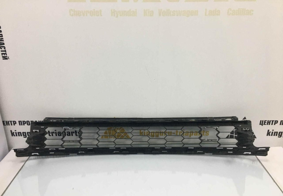 Решетка переднего бампера Skoda Karoq OEM 57A853677A