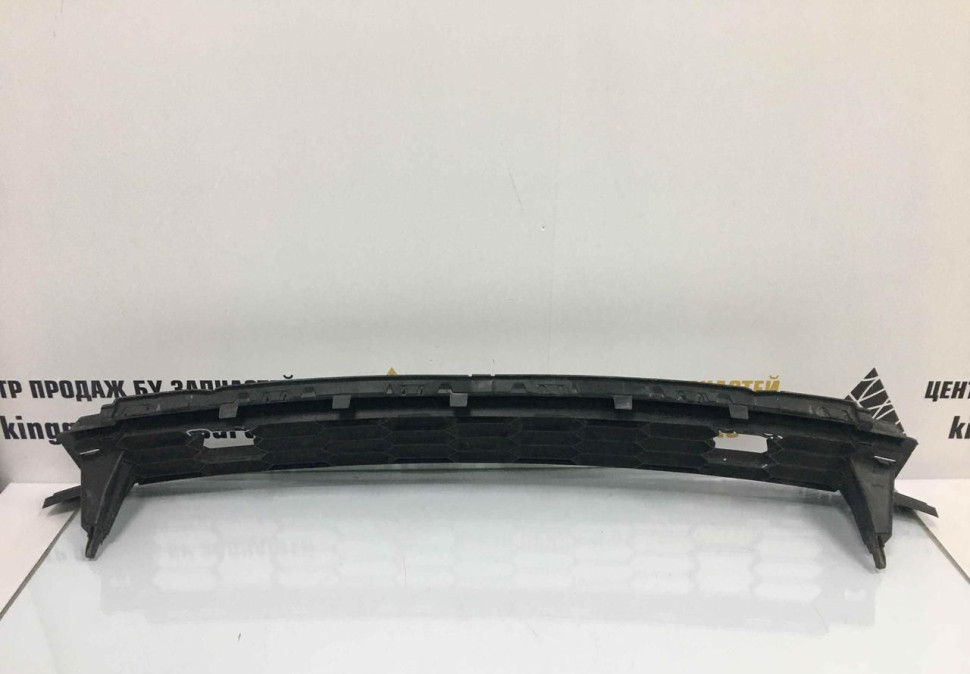 Решетка переднего бампера Skoda Karoq OEM 57A853677A