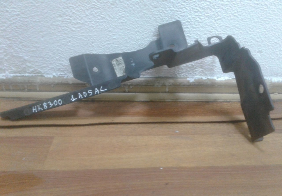 Воздуховод радиатора левый Jaguar F-PACE (16>) oem hk83001a05ac