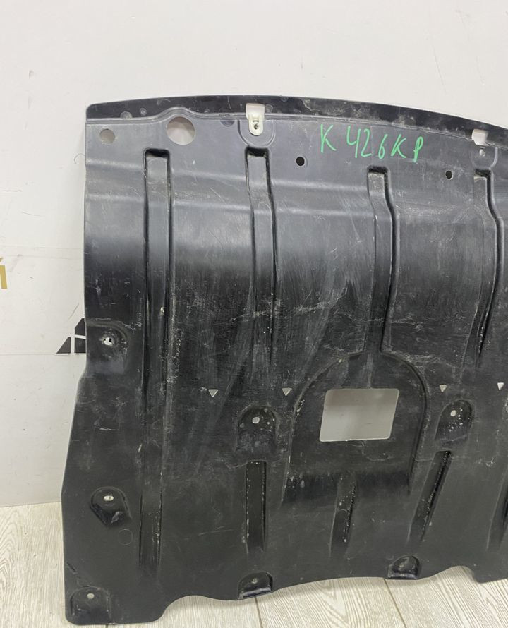 Защита двигателя BMW X5 G05 OEM 51757468803 Защита двигателя BMW X5 G05 OEM 51757468803