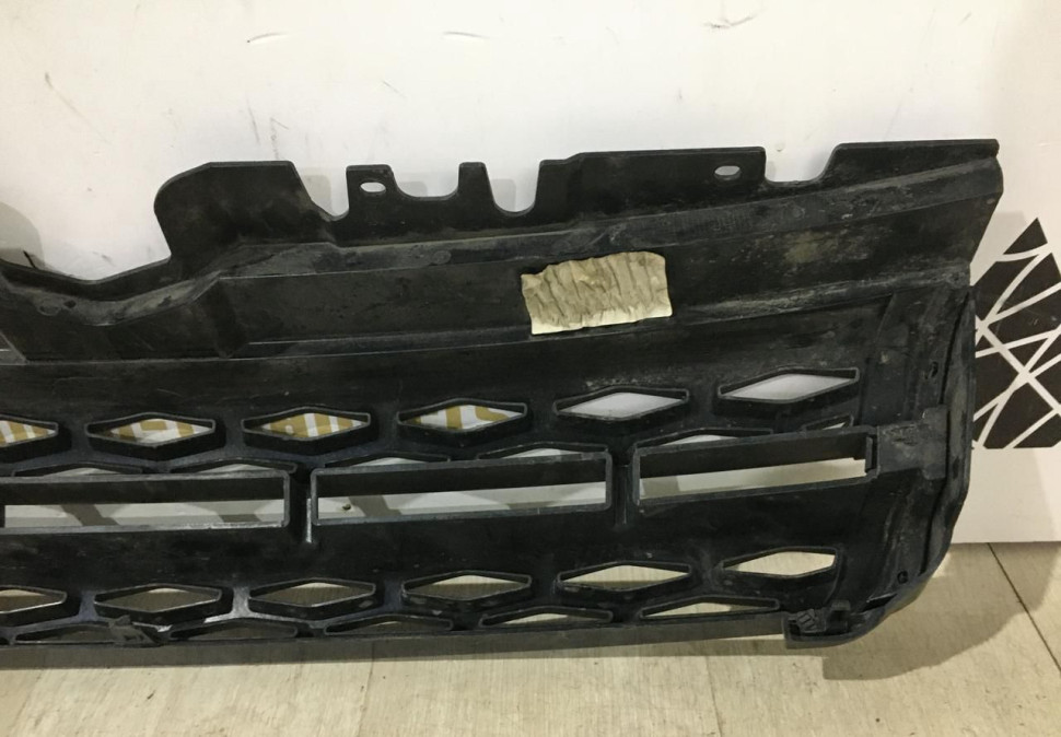 Решетка радиатора для Land Rover Range Rover Evoque 2011-2018 oem BJ328189A (скл-3)