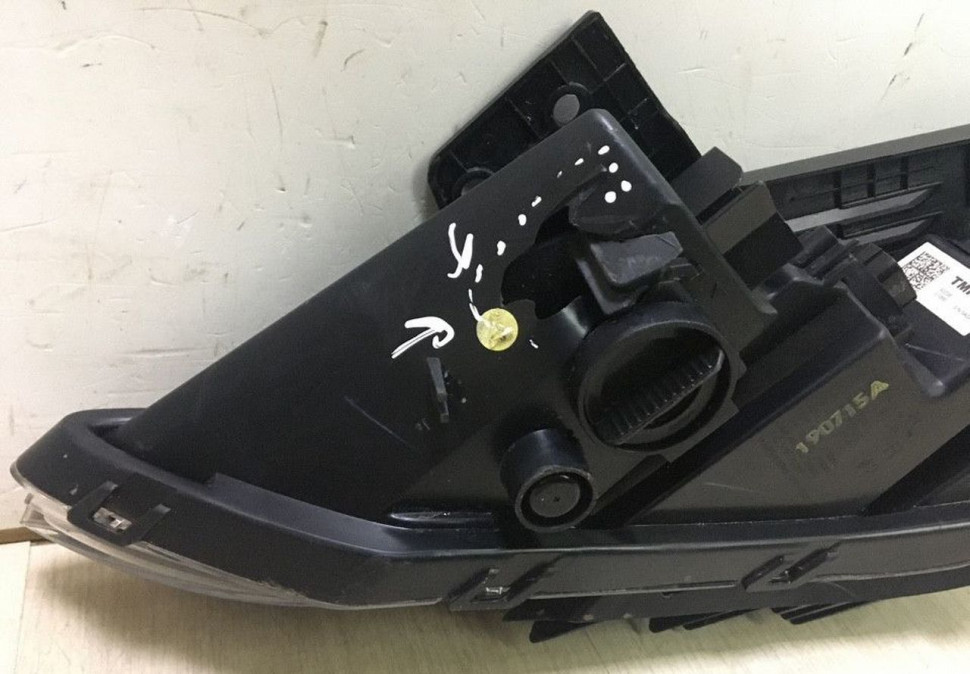 Ходовой огонь Габарит правый LED Hyndai Santa Fe 4 oem 92208s1000 (слом.1креп.) Ходовой огонь Габарит правый LED Hyndai Santa Fe 4 oem 92208s1000 (слом.1креп.)