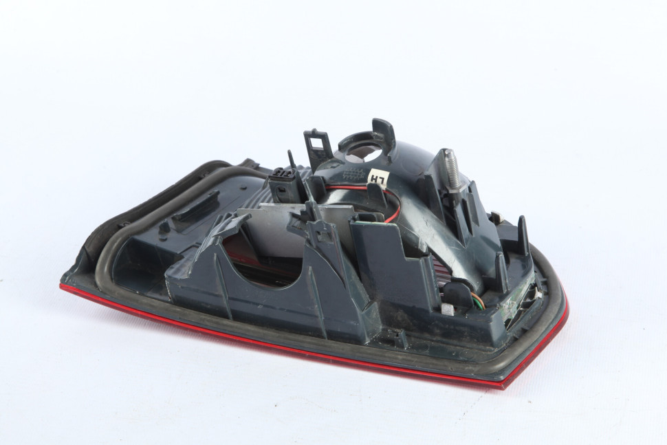 Фонарь левый внутренний бу BMW 3 F30 рест OEM 63217259915 Фонарь левый внутренний бу BMW 3 F30 рест OEM 63217259915