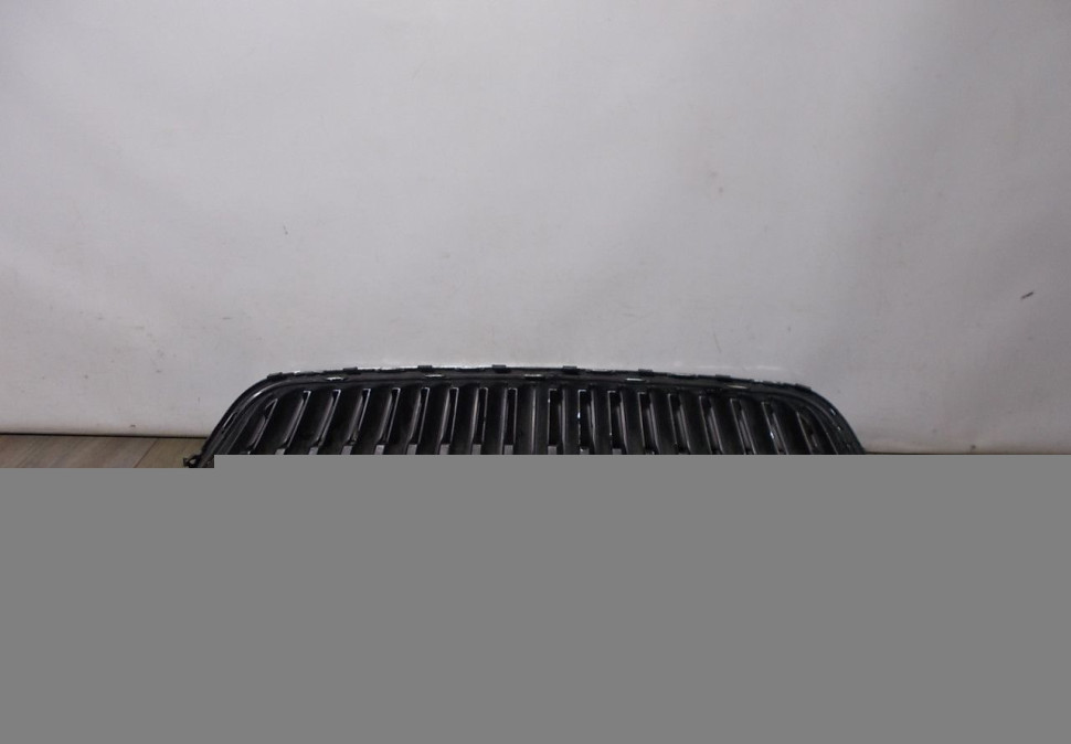 Решетка радиатора бу Skoda Fabia 2 OEM 5J0853668C Решетка радиатора бу Skoda Fabia 2 OEM 5J0853668C